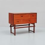 1069 3283 CHEST OF DRAWERS